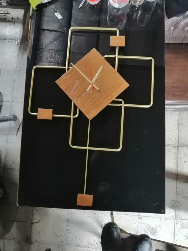 ساعت دیواری مدرن کد H/151