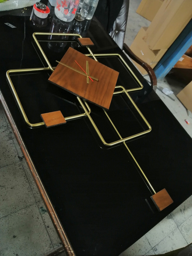 ساعت دیواری مدرن کد H/151